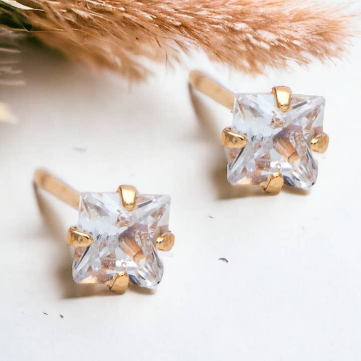 Quadratische kubische Zirkonia-Goldstecker für den Großhandel von Lex Moderne