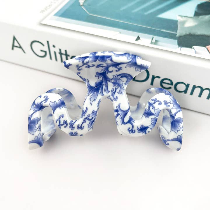SoapElenGlen - Wholesale Hair Clip - Women's - Blue and White Porcelain Textured Claw Clip4