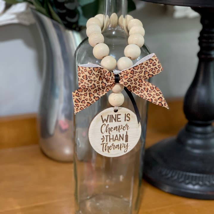 VIN BILLIGERE END TERAPI Wood Bead Wine Charm for engroshandel hos West & Wilkerson