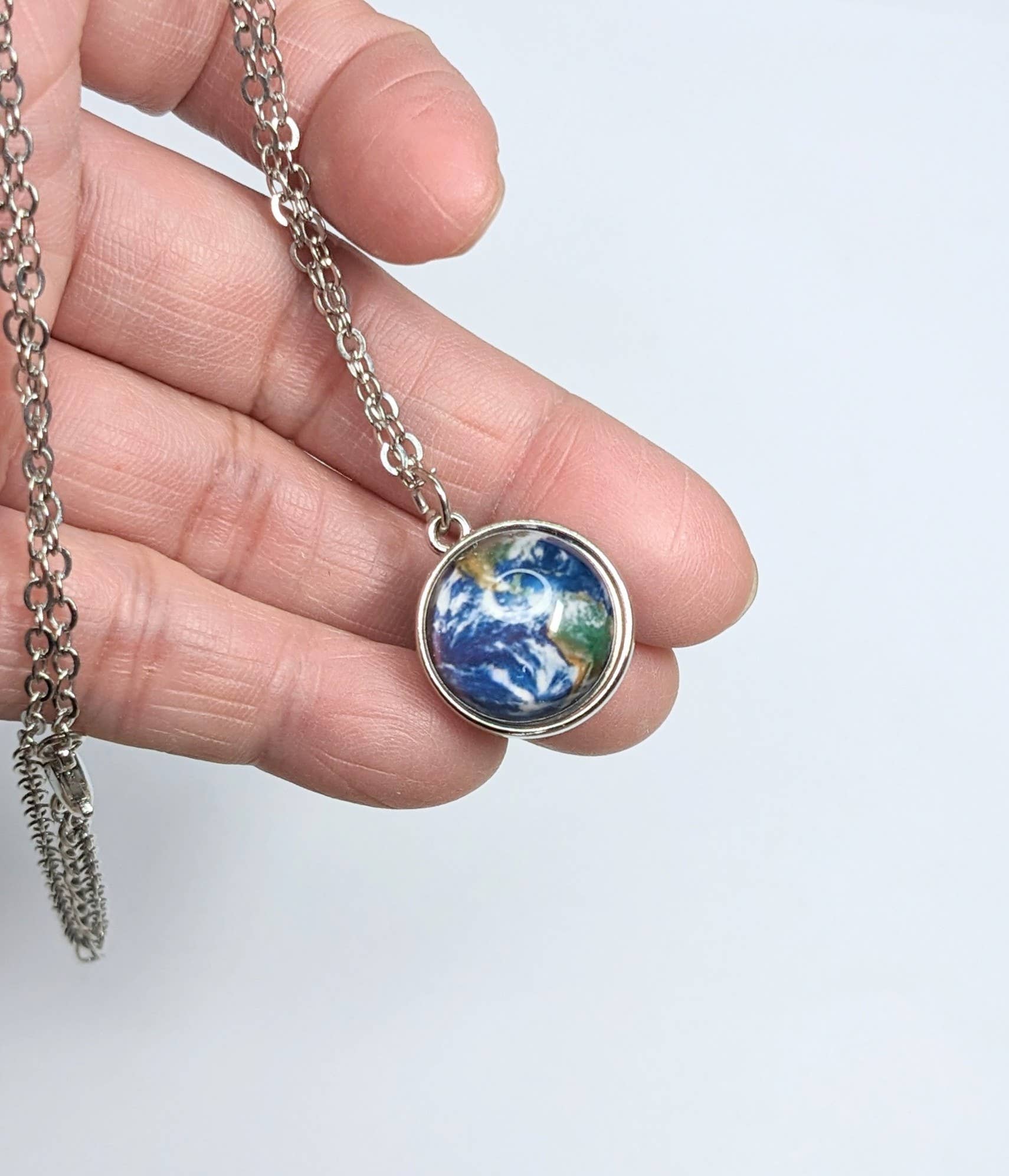 Fiona Accessories – Colar pingente/pendente por atacado – Colar Astronomy Charm do Espaço Colar Terra2