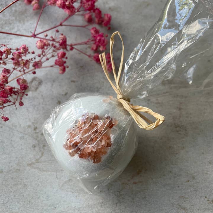 Spa bath bomb packed with foam #Cajeput #nachhaltig for wholesale by seifenwaren.de