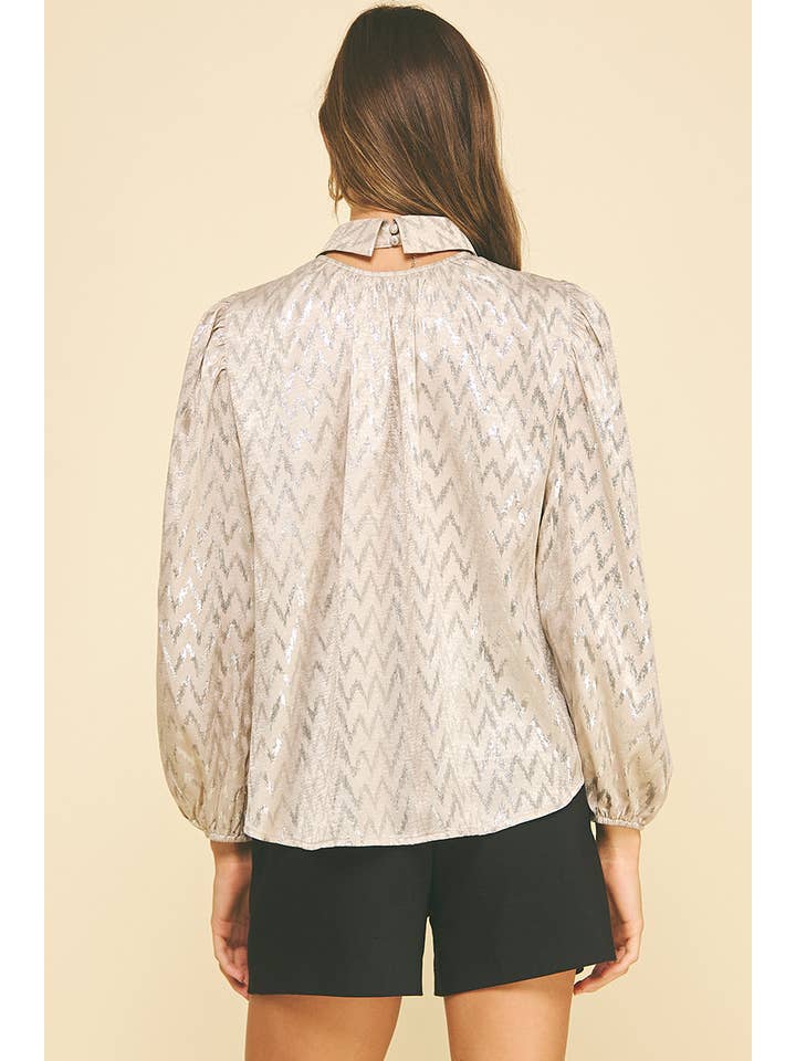 OSTRA BLUSA DE GOLA ALTA COM PADRÃO METÁLICO - 6699T para venda a revendedores na Faire4