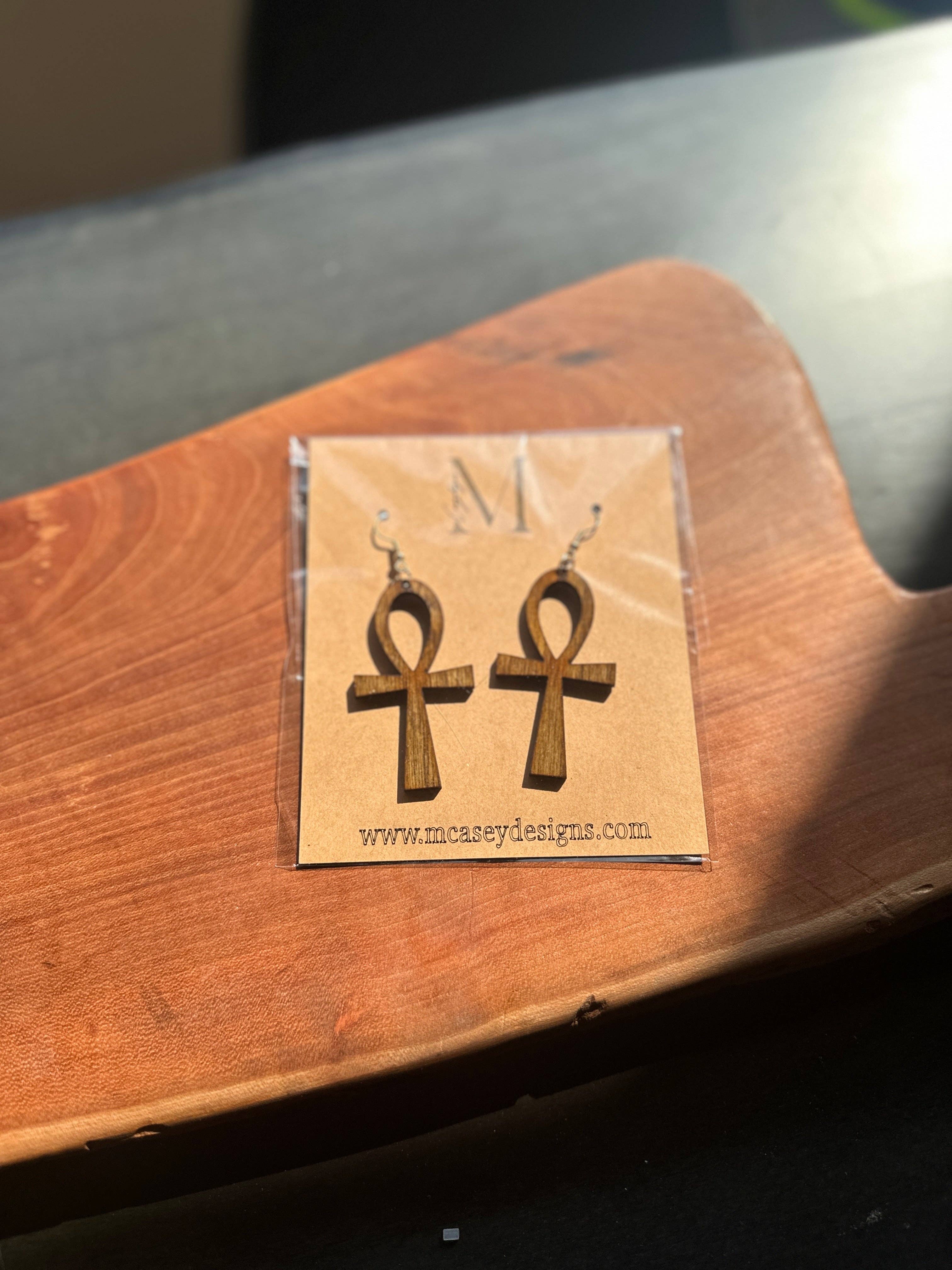 M. Casey Designs - Venta al por mayor Pendientes colgantes - Pendientes Ankh
