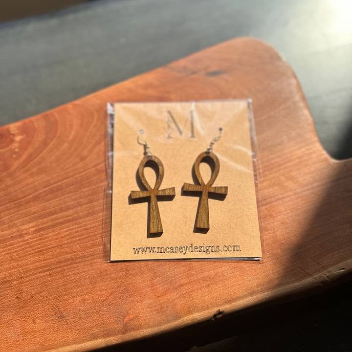 M. Casey Designs – Großhandel Ohrhänger – Ankh Ohrschmuck