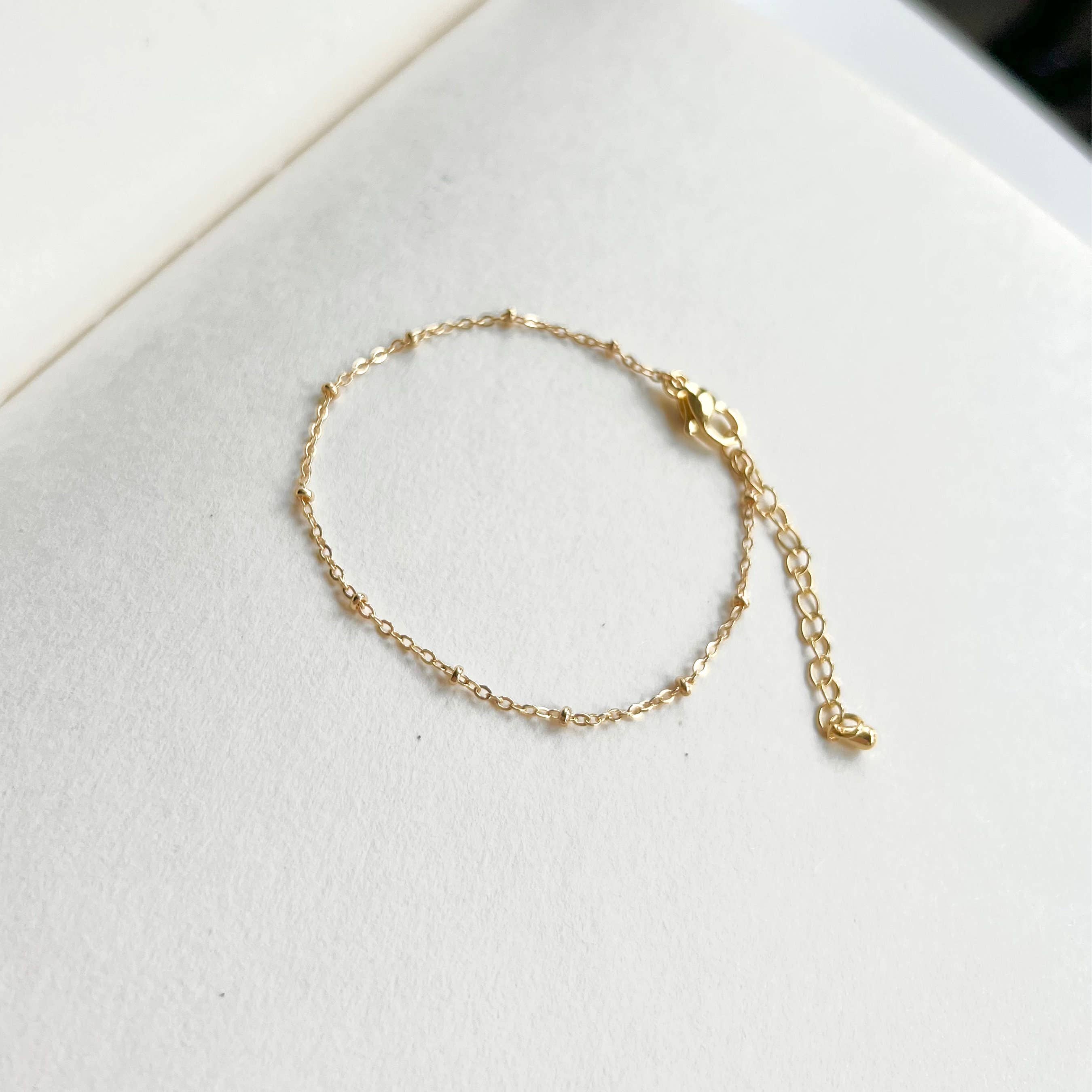 Rossie Jewellery – wholesale Link & chain bracelet – 14k Gold Filled Minimalist Satellite Chain Bracelet5