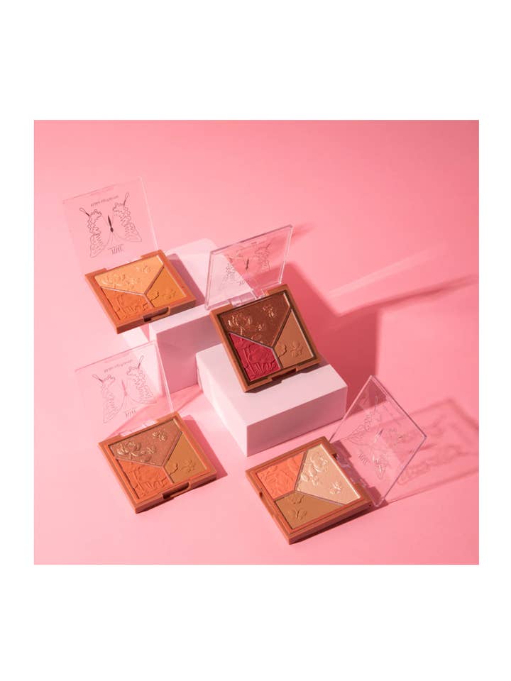 Palette Trio pour le visage Romantic Beauty 8939, 24 pièces pour la vente par PINEAPPLE Beauty