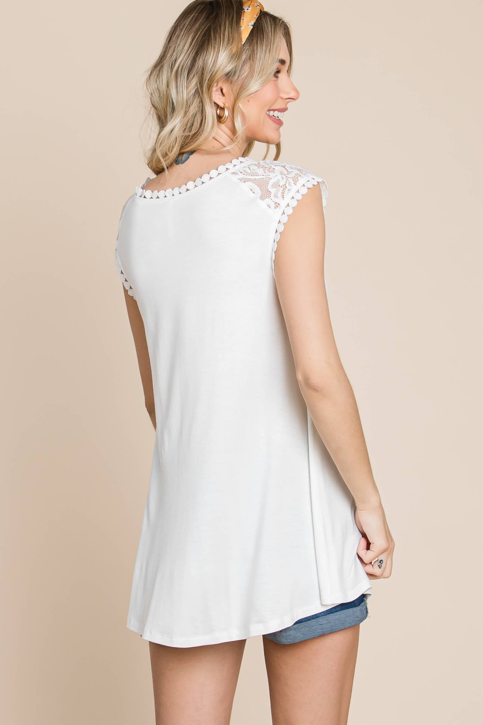 Emerald Collection – wholesale Tunic – Women’s – ETK-8814 Solid Top with Lace Contrast Neckline21