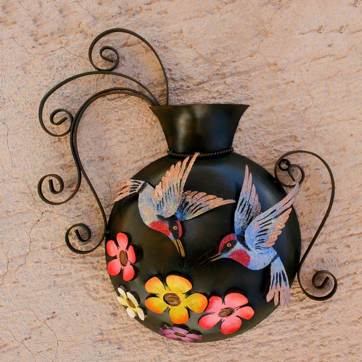 Novica Sculpture murale faite main avec colibris et fleurs pour la vente par NOVICA