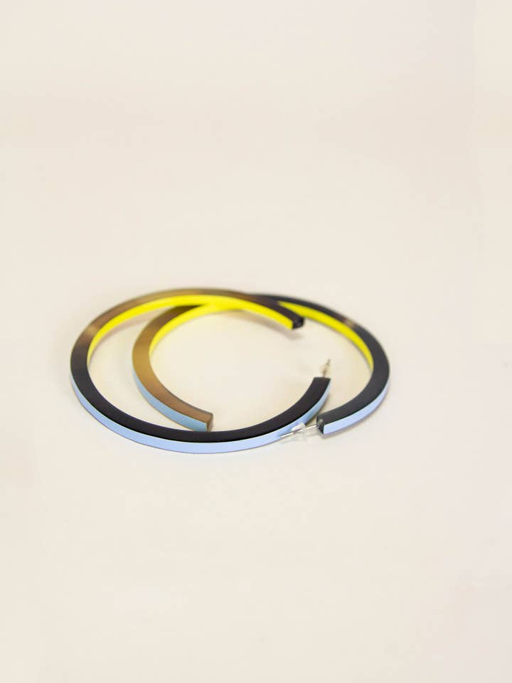 Yellow blue Trace hoop earrings for wholesale by rivêt - L'Indochineur