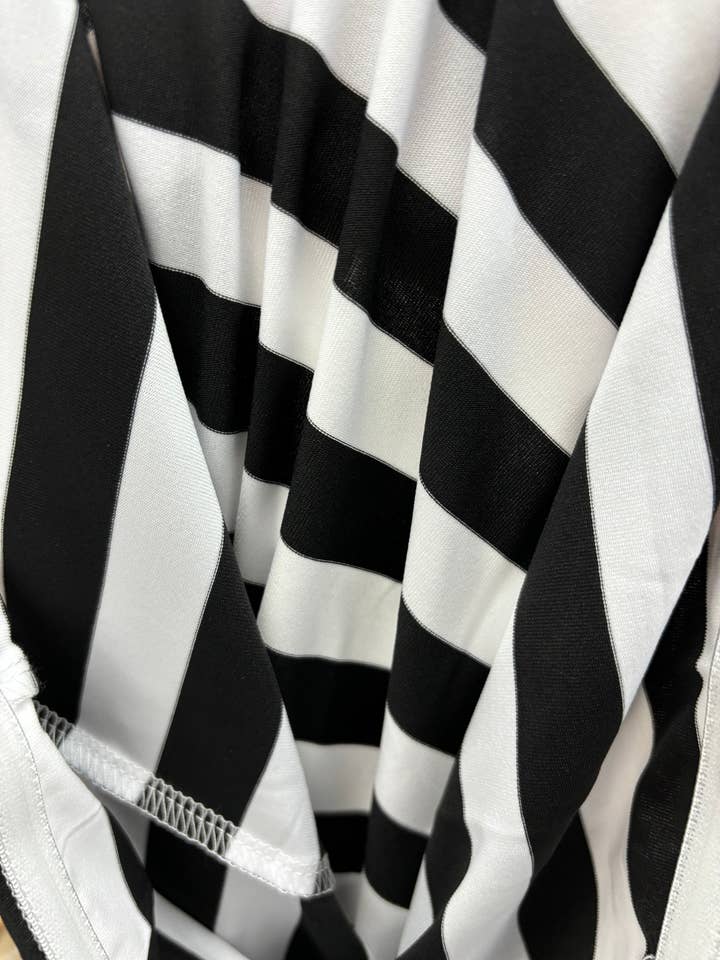 SVART Axelbandslös Randig Maxiklänning med delad fåll för wholesale på Faire3