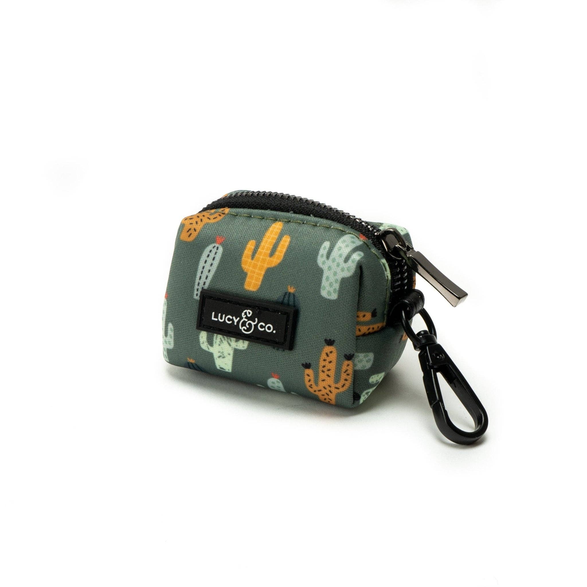 Lucy & Co. – wholesale Pet poo bag dispenser – Looking Sharp Poop Bag Holder