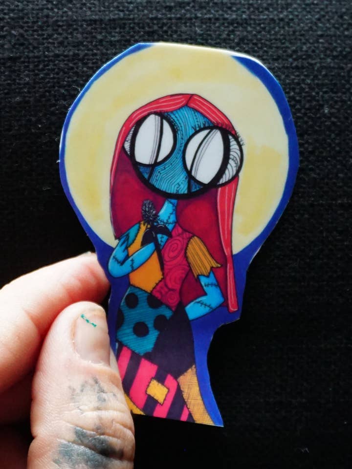 Autocollant en vinyle Sally pour la vente par Harth Creations