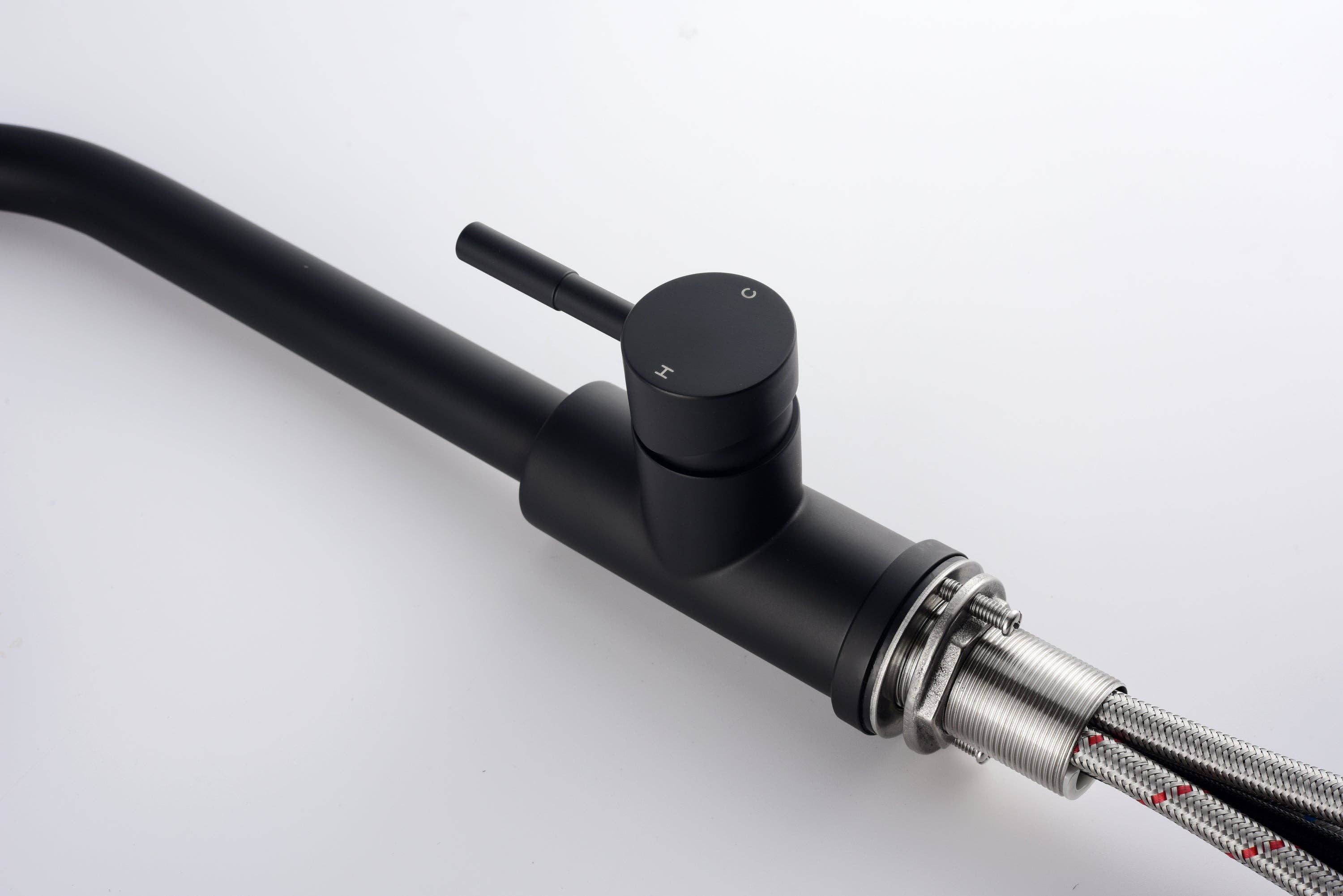 39F Inc. - Wholesale Kitchen Tool/Gadget - Matte Black Kitchen Faucet with Pull-Out Sprayer5