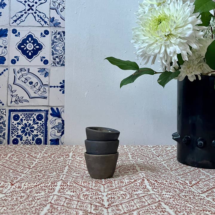 Yalala – Großhandel Kaffeebecher – Ana Beatriz Martinez — Kleine Keramiktasse — Cave Mud Clay4