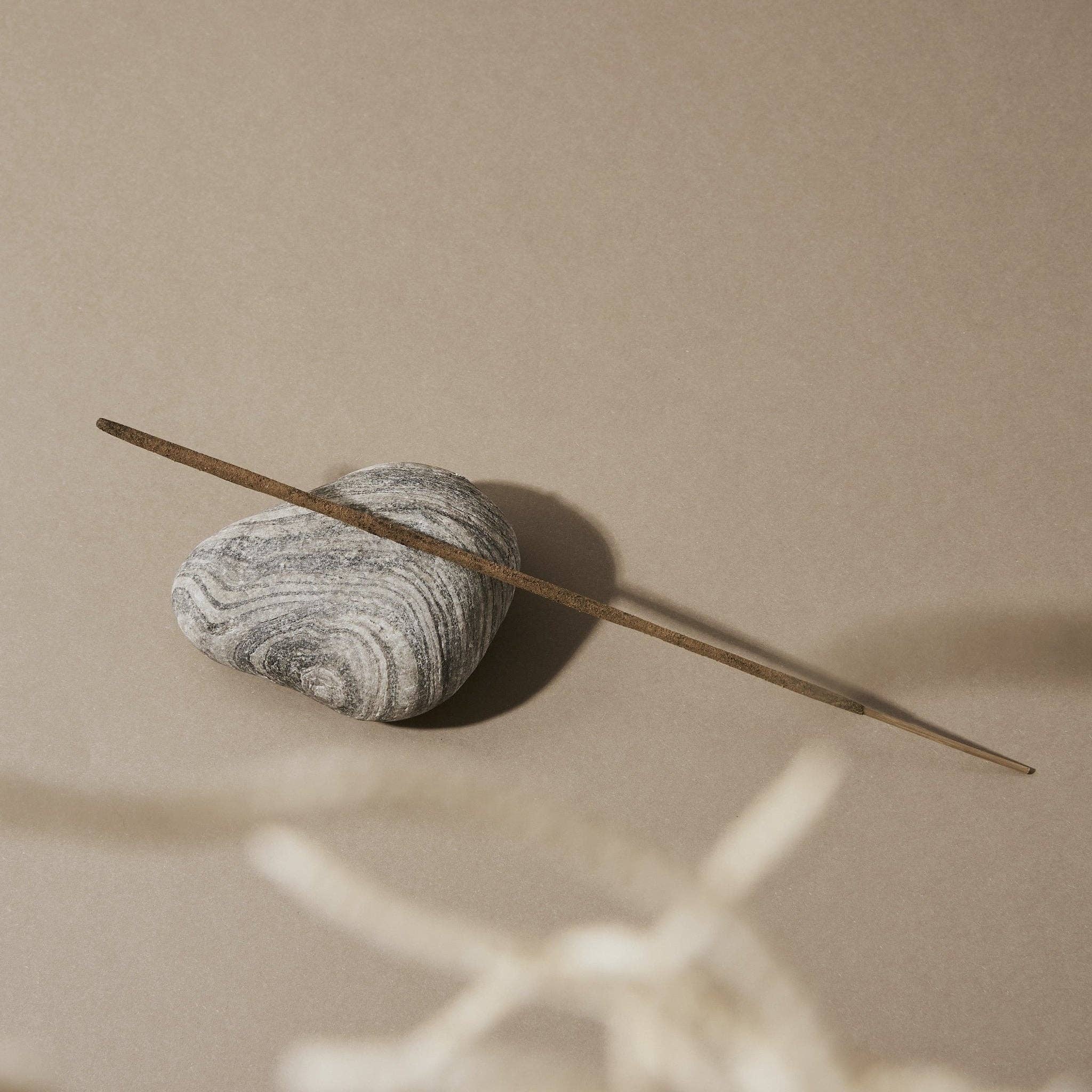 Looshi - Wholesale Incense - VIVACITY Natural Incense Sticks with Lavender, Petitgrain, Cedar3