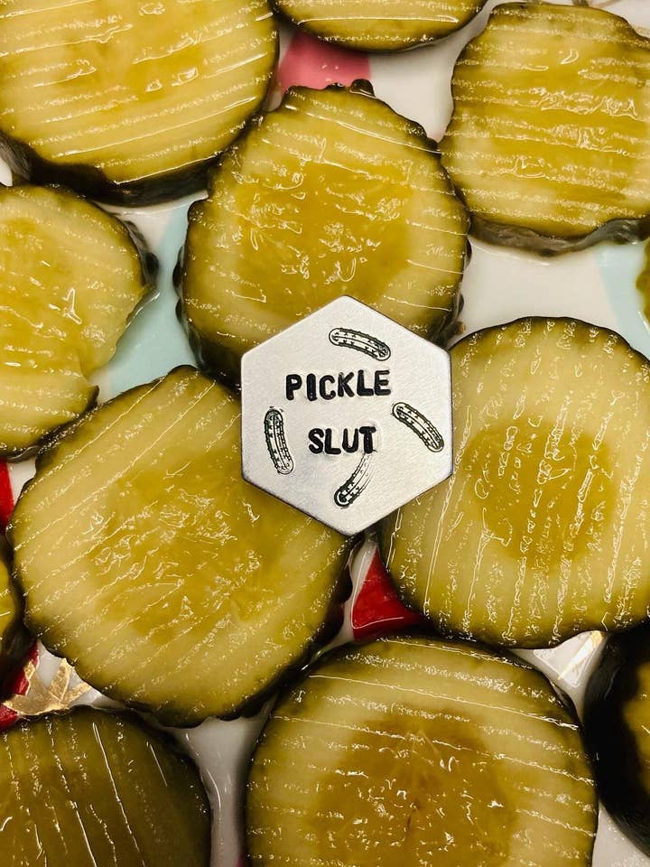 Pickle Slut Pin para venta al por mayor de Mitzi Wear