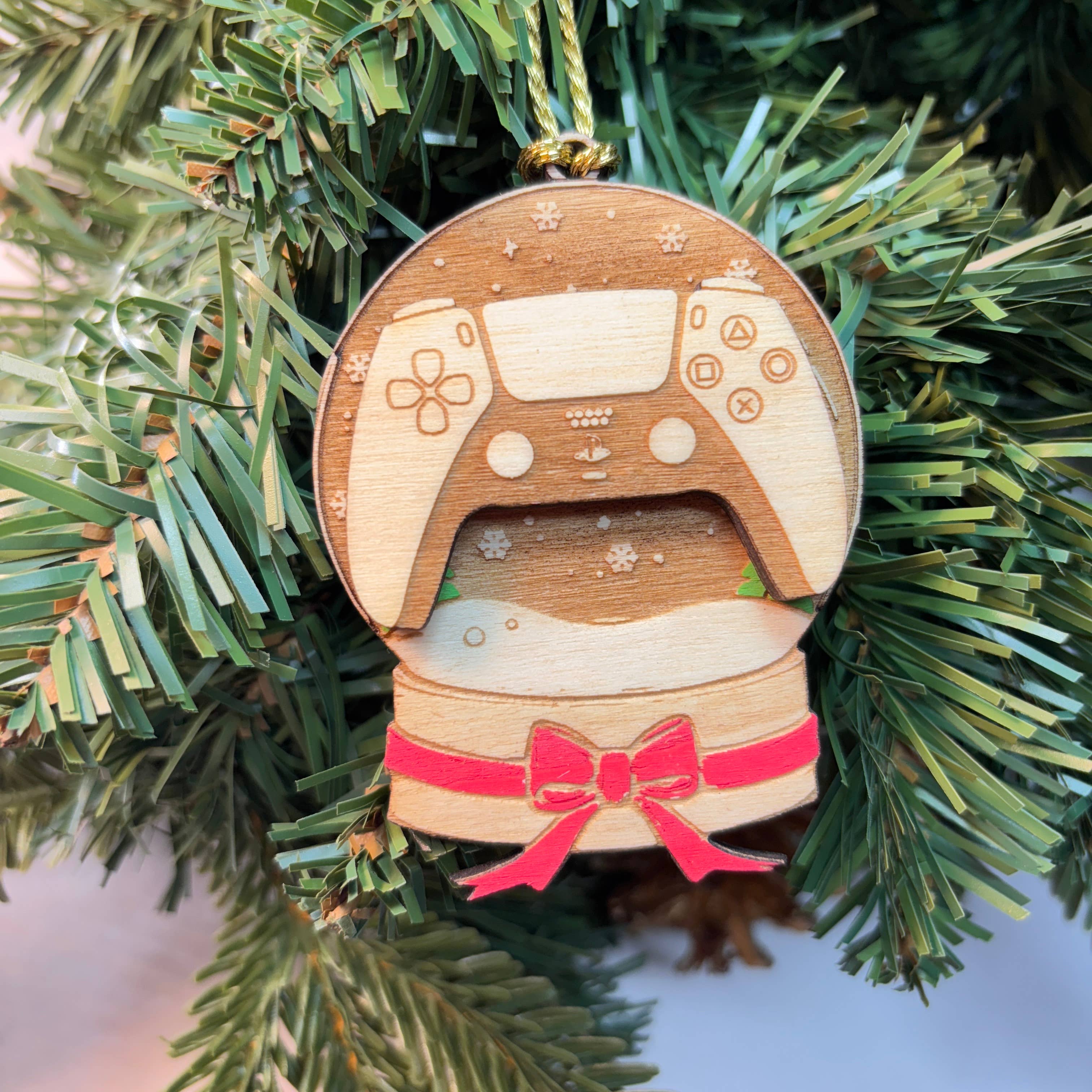Studio Rima - Wholesale Ornament Set - Gamer Christmas Wooden Ornaments - 30pcs - Controllers4