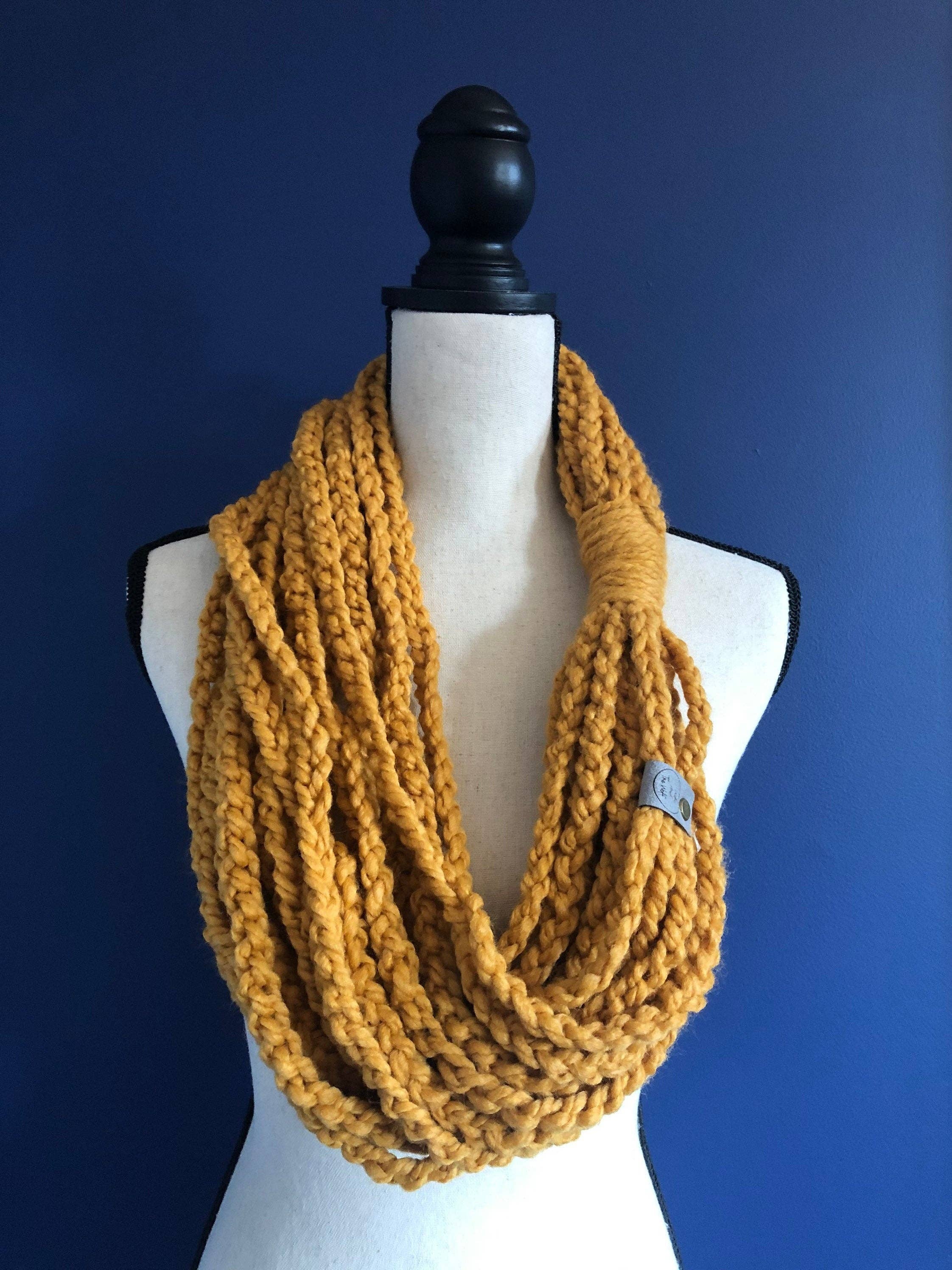 Willow And The Wolf Co - Venta al por mayor Bufanda - Mujer - Bufanda para mujer de color amarillo mostaza Bufanda Knit Infinity Ch dorado