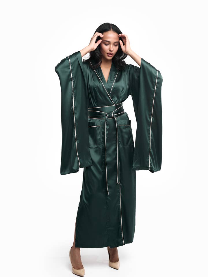 IDENTITY LINGERIE - Wholesale Robe - Women's - 100% Silk Kimono, Silk Dressing Gown, 19 Momme Silk Robe1