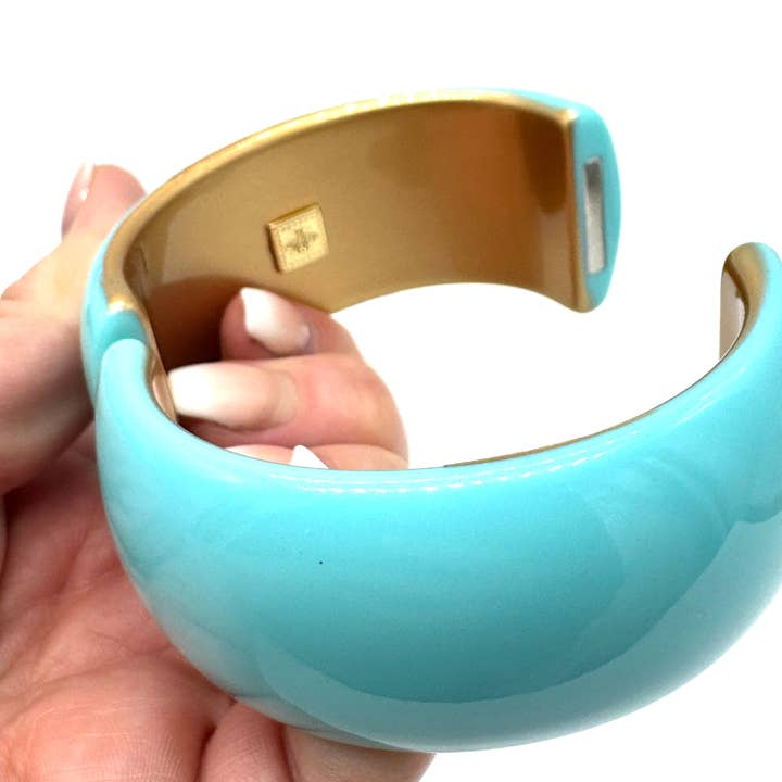 Leetie Lovendale - Wholesale Bangle Bracelet - Turquoise – Vintage & Gold Lined 90's Lucite Clamper Bracelet1