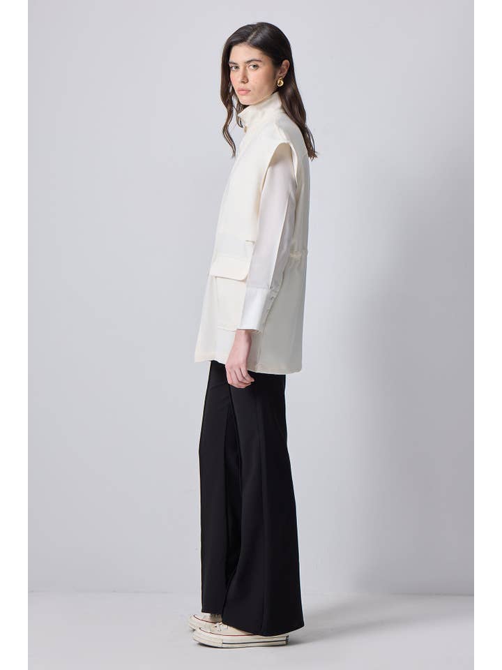 Ekru CREPE VEST WITH POCKETS for wholesale on Faire1