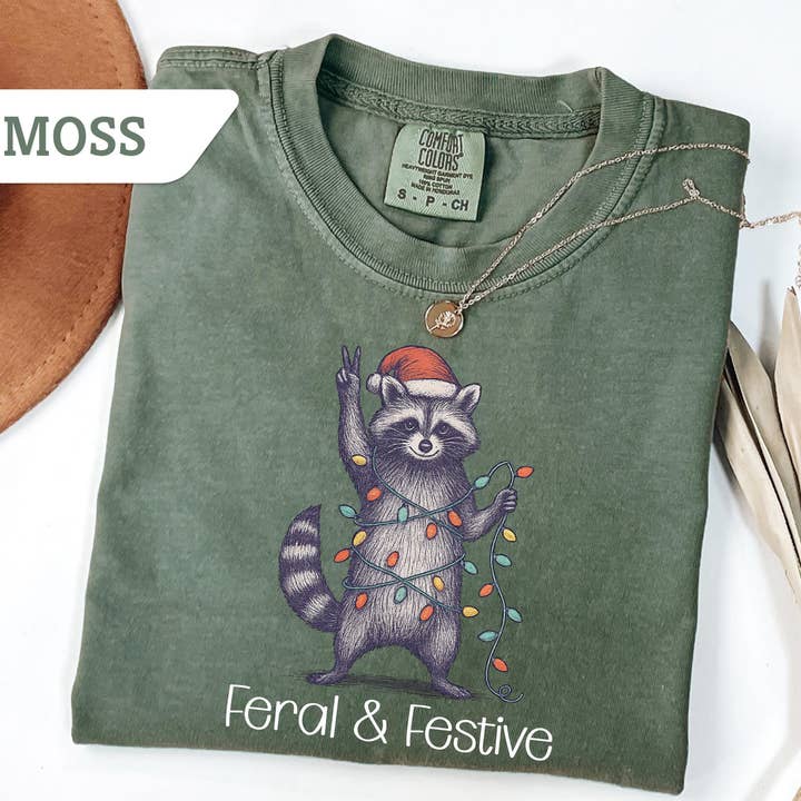 Glaime - Wholesale T-Shirt (Graphic) - Women's - Comfort Colors Raccoon Xmas Shirt ,Raccoon Feral Sweater3