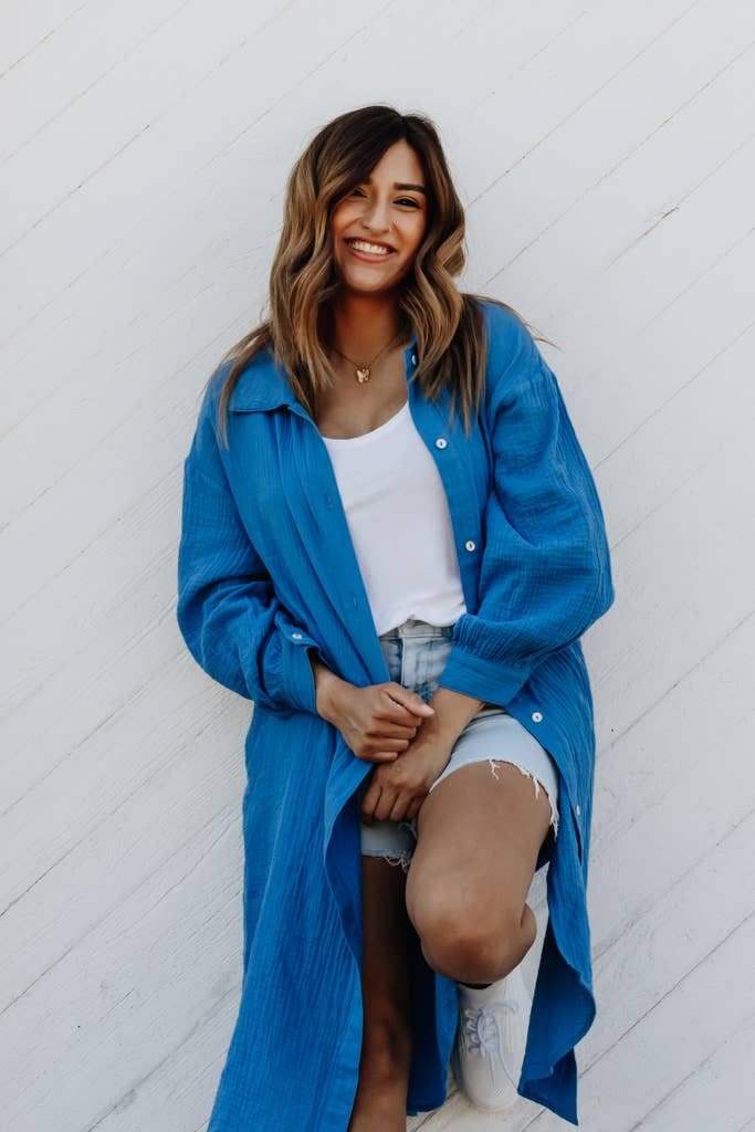 Crowned Free – Engroshandel Skjorte med buttondown – til kvinder – Afskærmet top - kobolt2