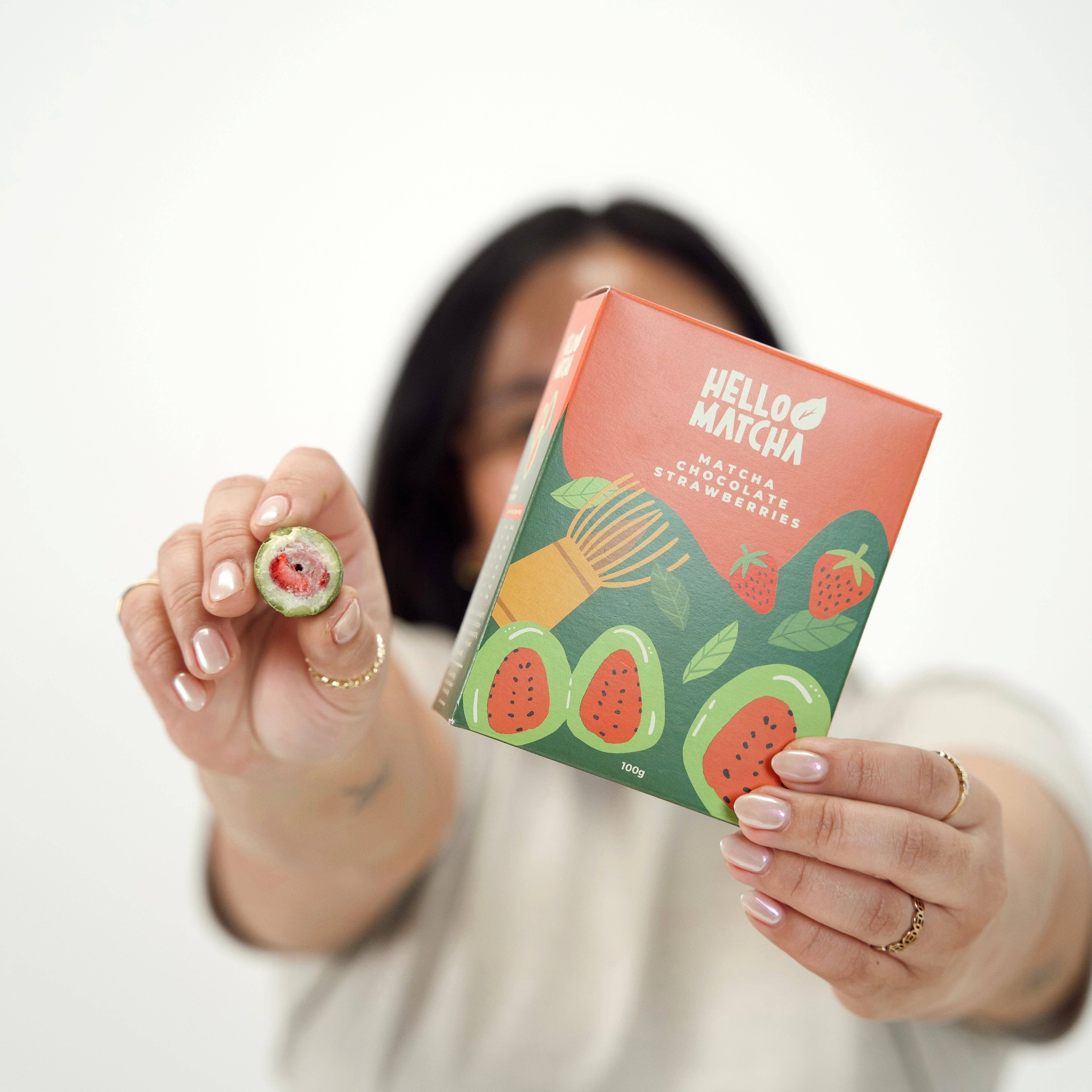 Hello Matcha – Doces cobertos de chocolate por atacado – Morango com chocolate branco e matcha3