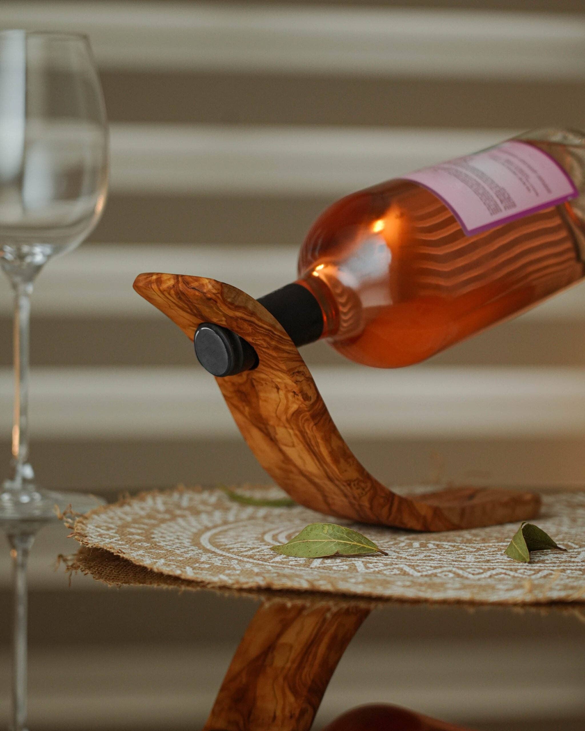 Dallas olive oil company – wholesale Bottle rack/holder – Olivewood Wine Bottle Holder1