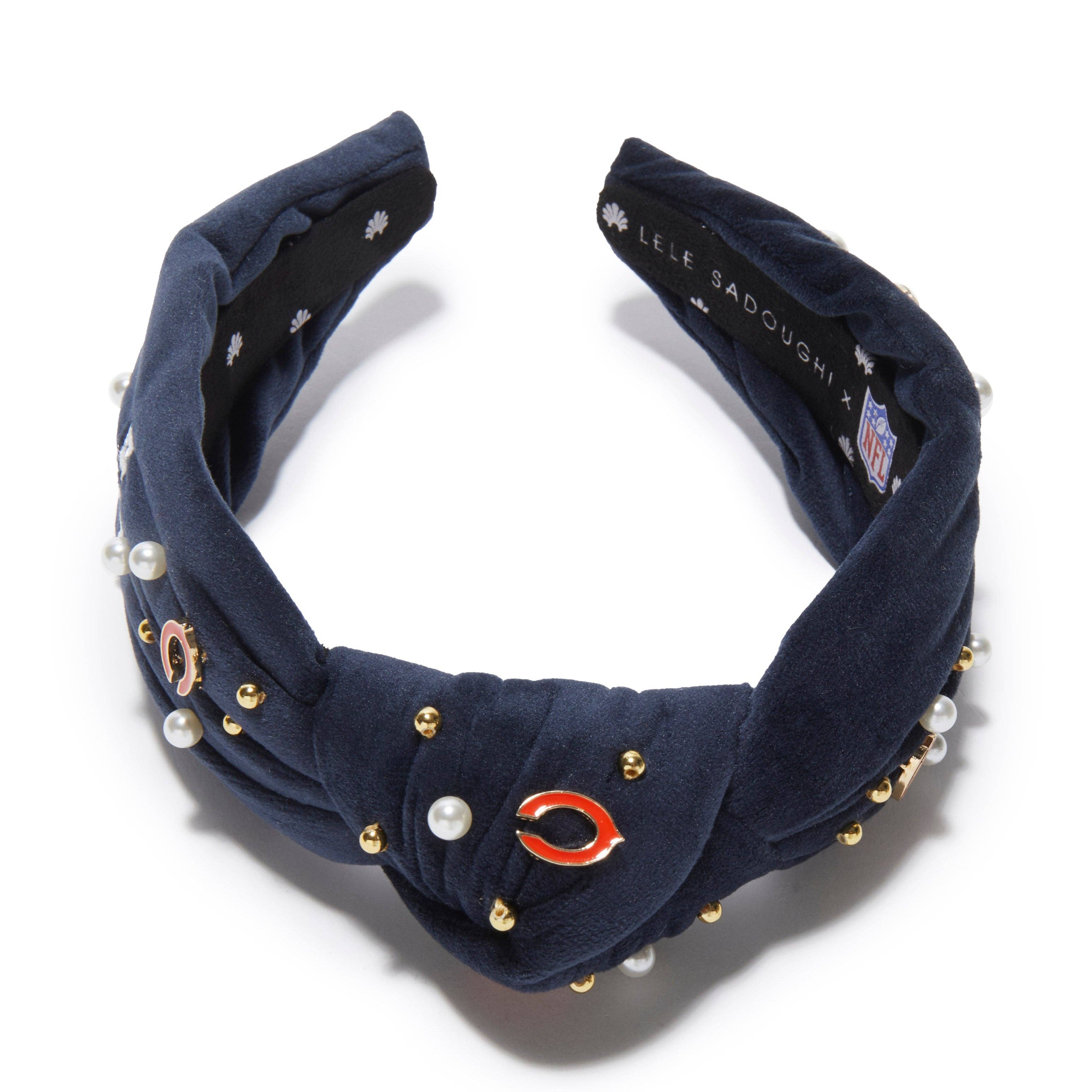 Lele Sadoughi – Großhandel Fashion-Stirnband – Unisex – CHICAGO BEARS LELE SADOUGHI X NFL MARINEBLAUES VERZIERTES GEKNOTETES STIRNBAND2