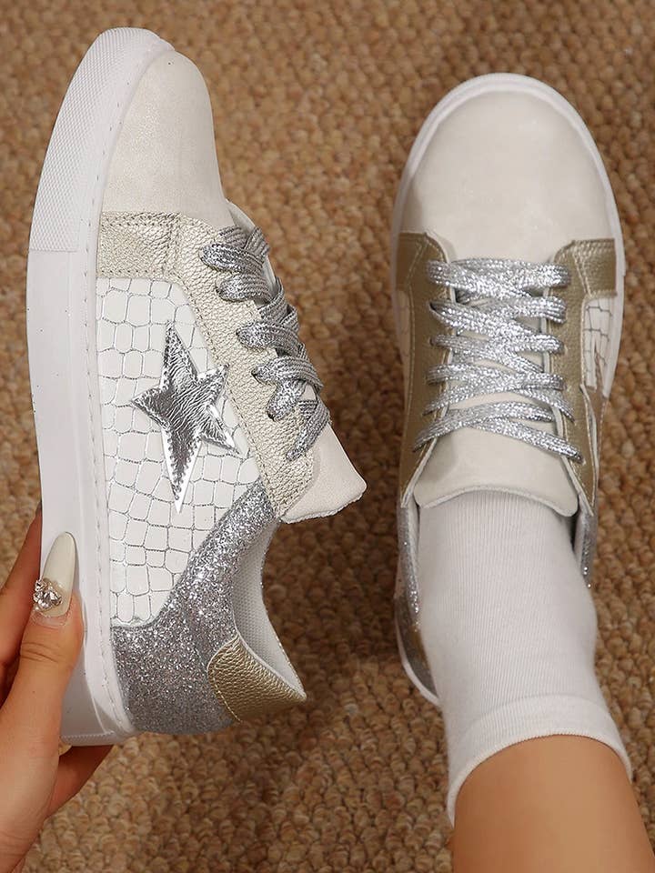 Suhkasana - Vente Baskets tendance – femme - Baskets à lacets en cuir PU avec patchwork d'étoiles pailletées dorées6