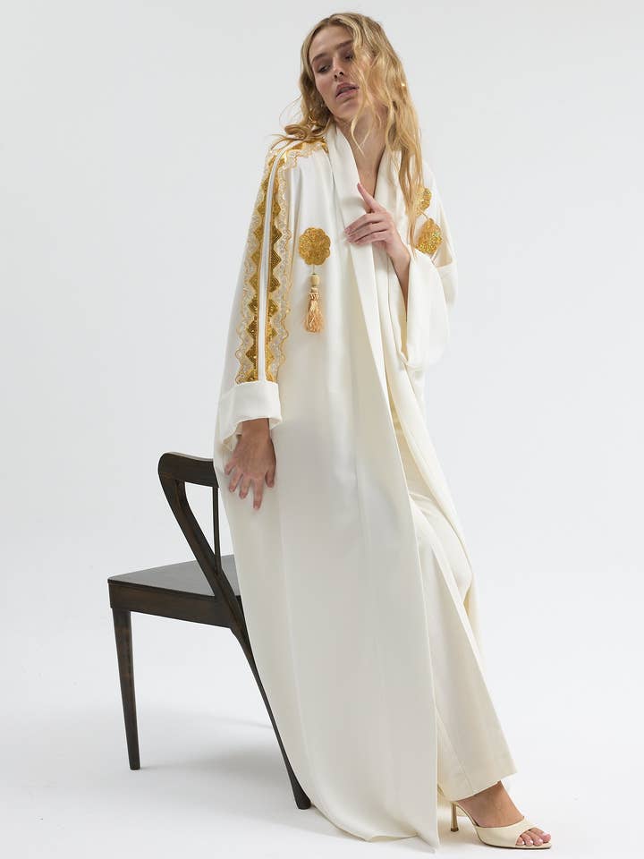 Ramadan-Abaya mit weißem Goldbesatz für den Großhandel von Store WF