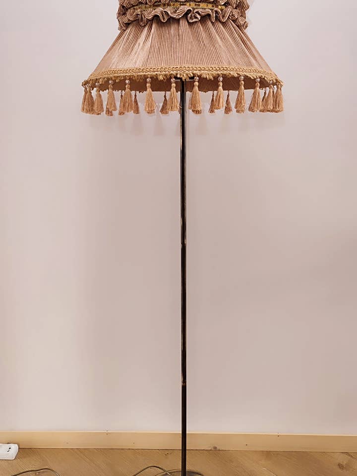 Wholesale floor lamp Sofia 05 – Luxurious Floor Lamp with Golden Pleated Shade for wholesale by DelightLamps