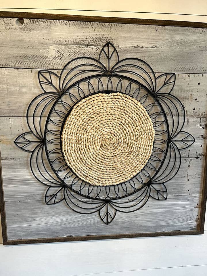 Black Wire Ratan för wholesale av Rae Ray's Decor & More