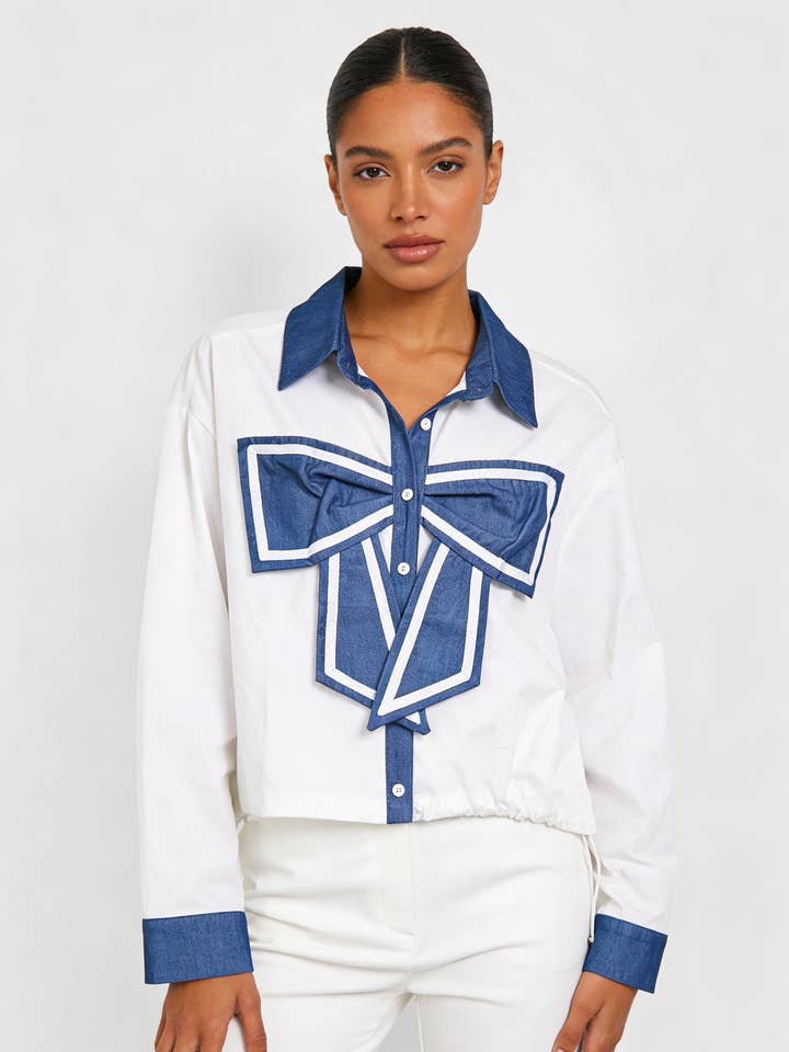Chemise en denim contrasté avec nœud accentué pour la vente par LINZY