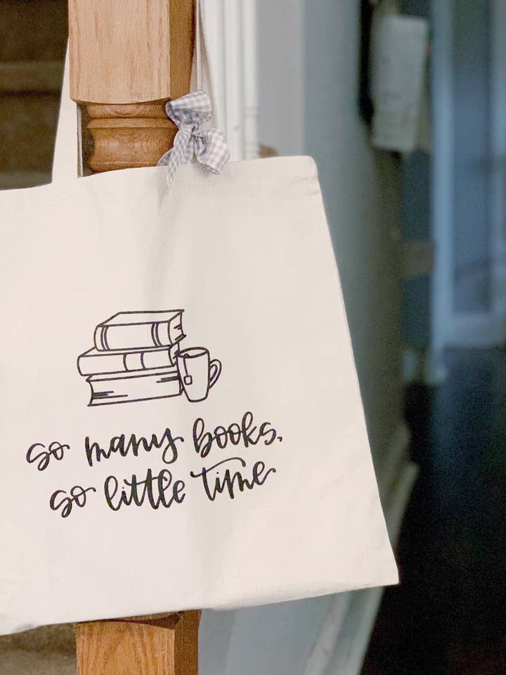 ”Så många böcker” Tote Bag för wholesale av Willow White Letters