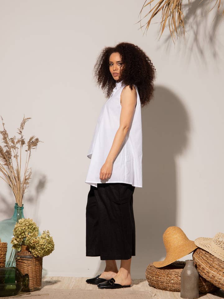 Cropped Drop Crotch Cargo Pants With Oversized Side Pockets: for wholesale by ADEPTT