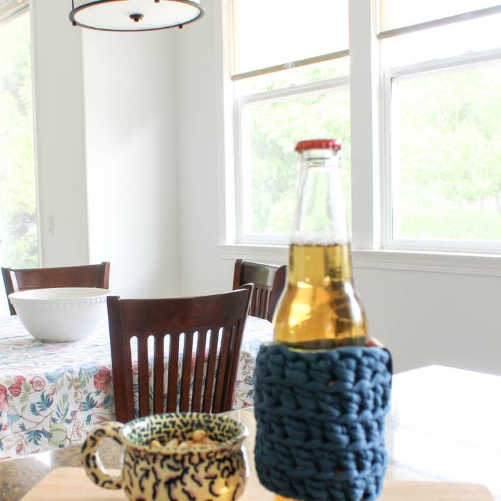 Brew Cosy - Donkerblauw voor wholesale door Cozies That Give