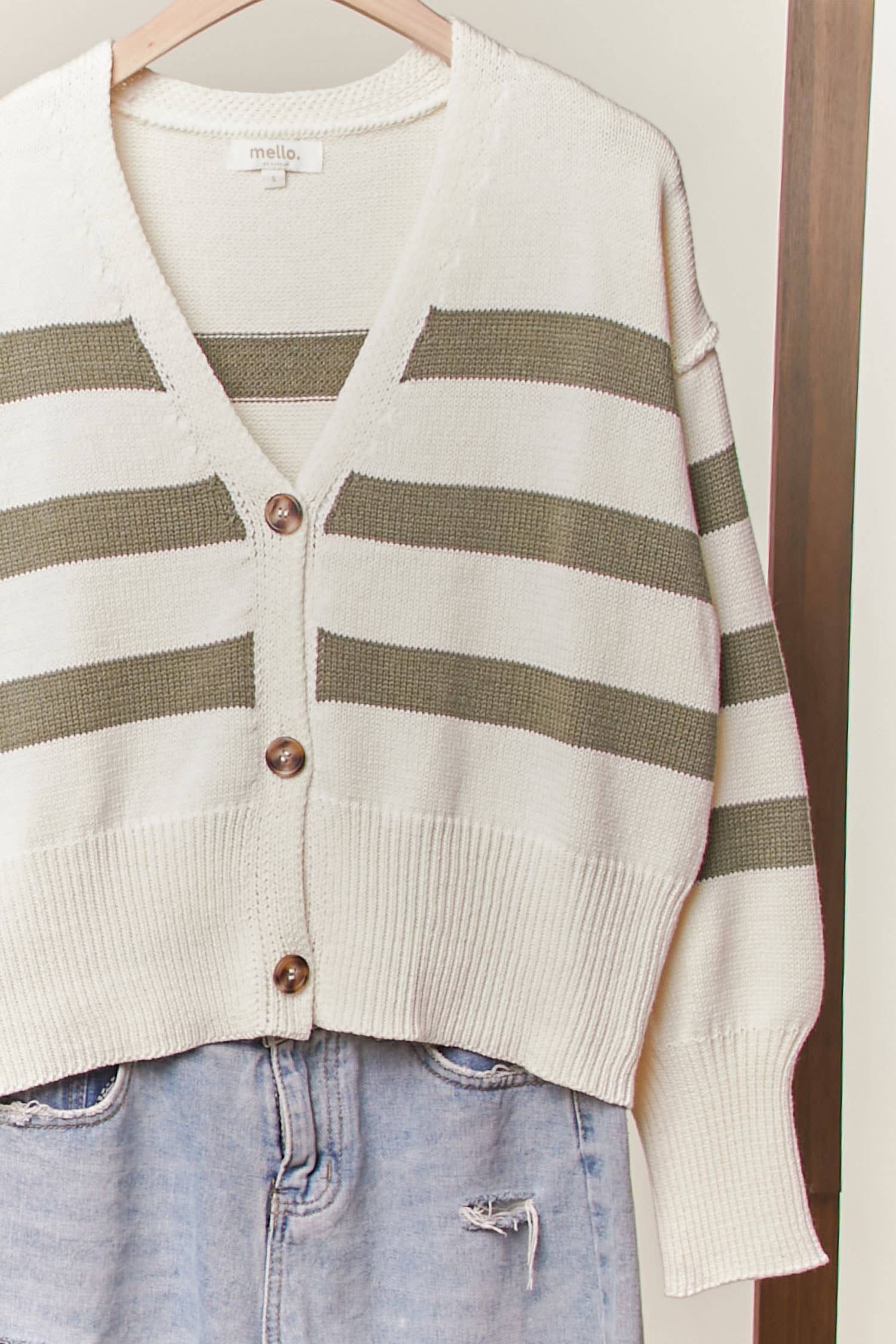 Mello. - Wholesale Cardigan - Women's - Striped  V Neck Knit Cardigan4