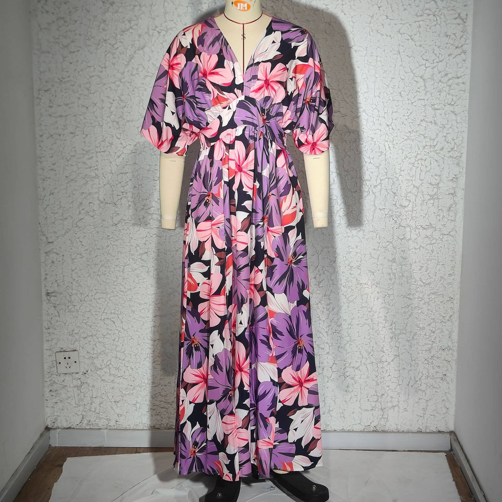 Lily Clothing - Wholesale Dress - Women's - High waist fashion print V-neck high slit waist dress12