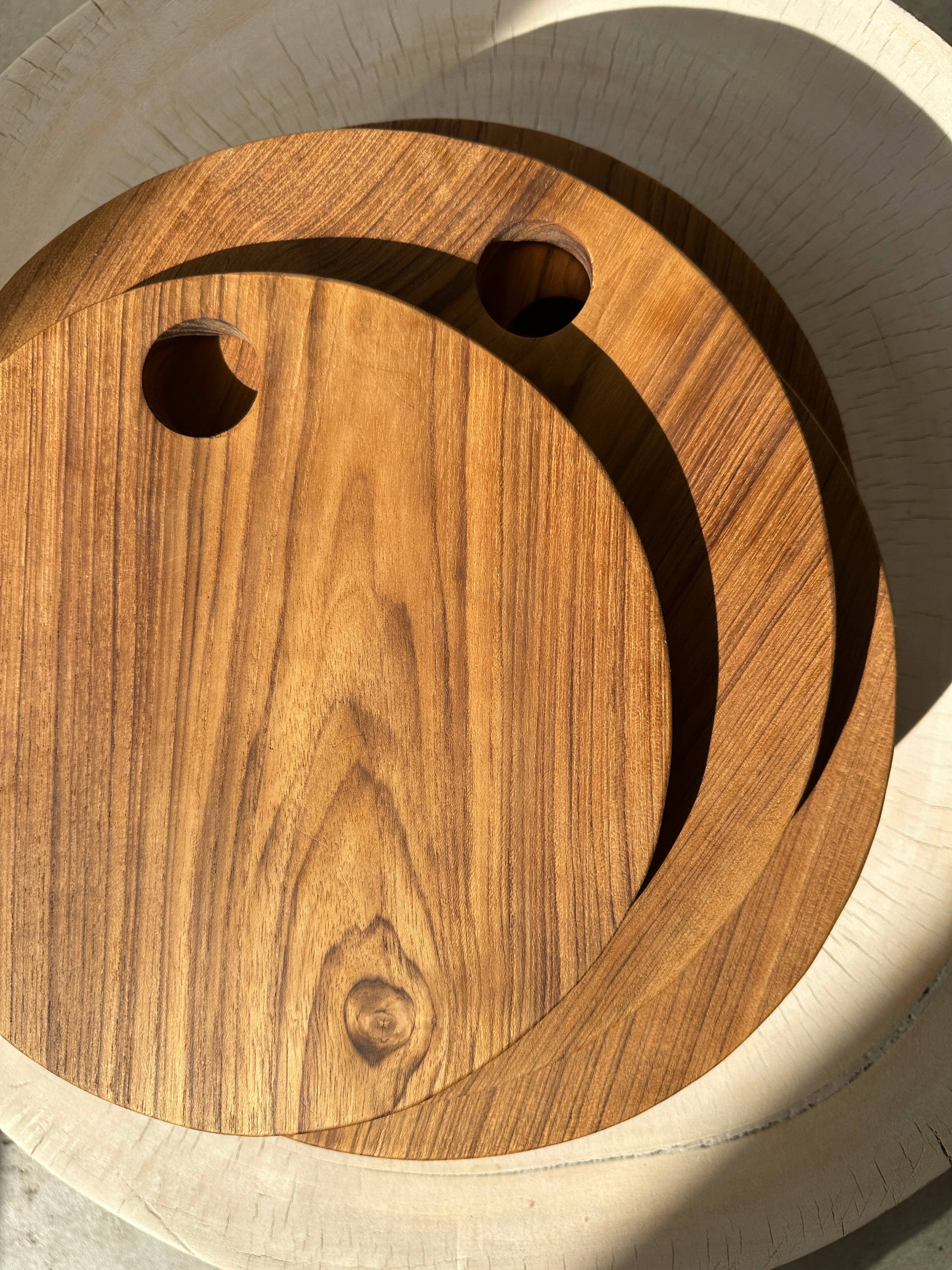 Office Objets – wholesale Skärbräda – Rund skärbräda i urholkad teak D:3050