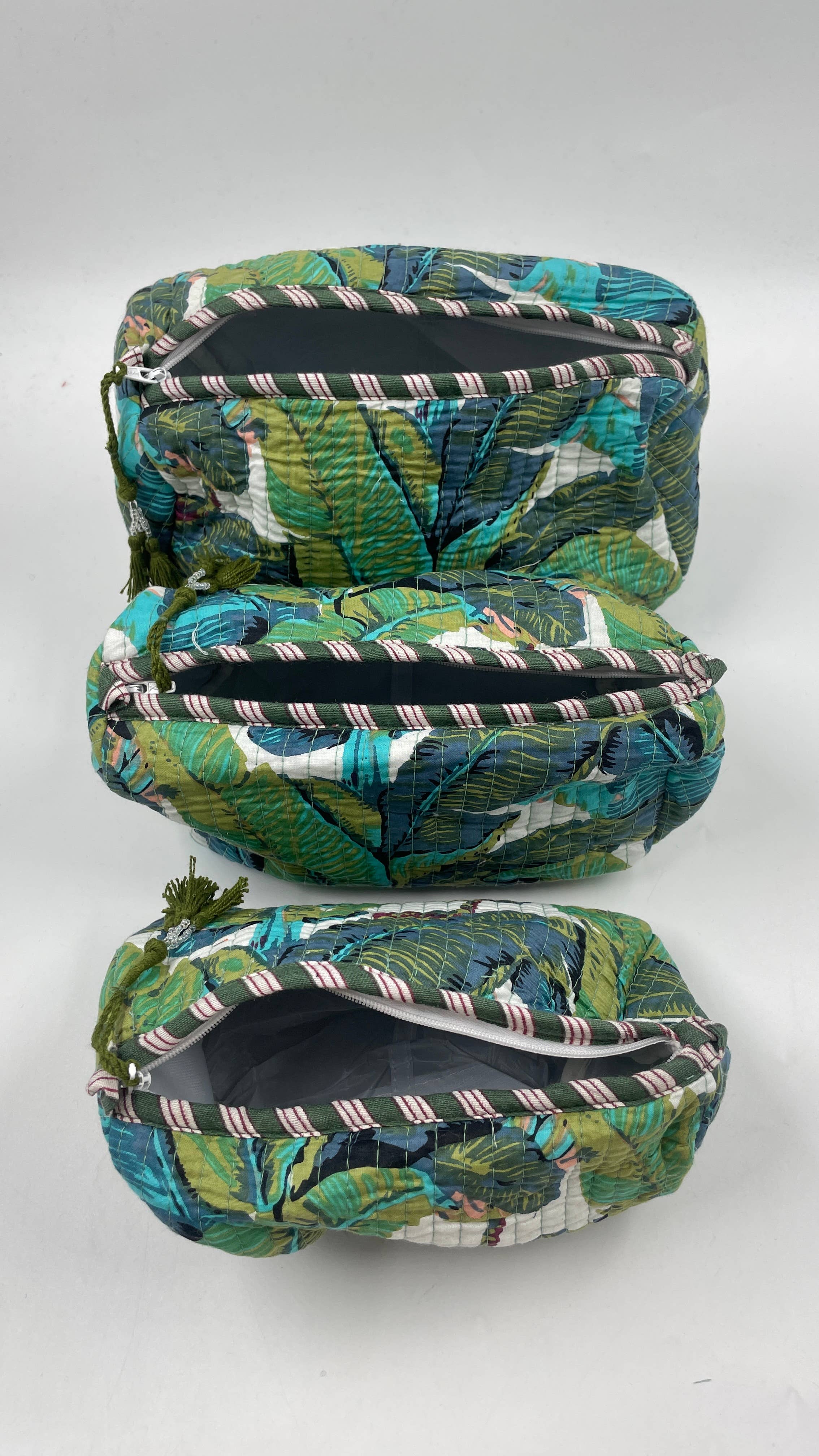 Funky Yak Ltd - Wholesale Makeup/Cosmetic Bag - 100% cotton  quilted washbag set of 3 small medium n large  1