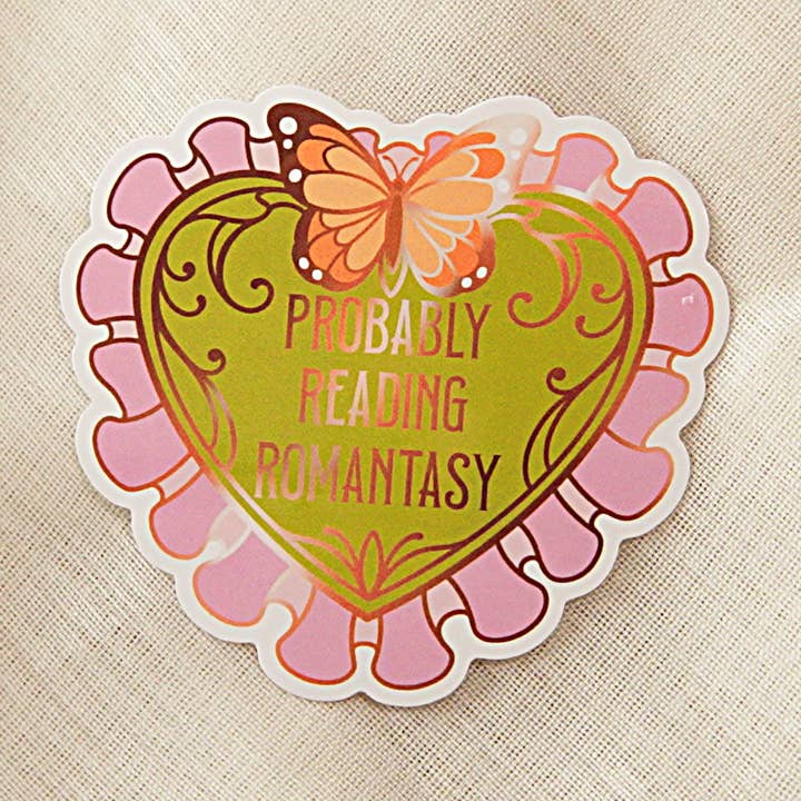 "Probablement en train de lire de la romantasy" Autocollant littéraire - Autocollant original de conte de fées cottagecore pinstory littéraire pour la vente par Pinstory