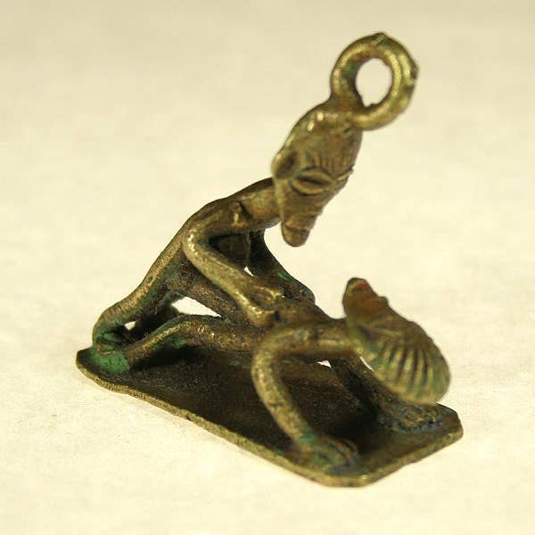 The Niger Bend – wholesale Decorative figurine – Small heterosexual goldweight pendant