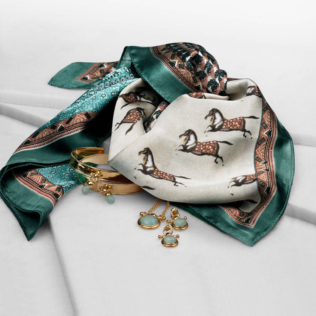 URBAN-EQUESTRIAN – wholesale Pendant/charm necklace – Adele - Aqua Chalcedony Equestrian Horse Bit Necklace in Gold4