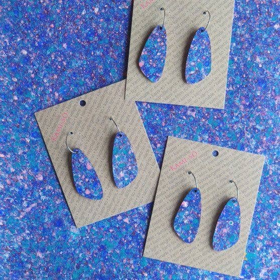 Pendientes ovalados de papel reciclado - Blue Speckle para venta al por mayor de Kami-so