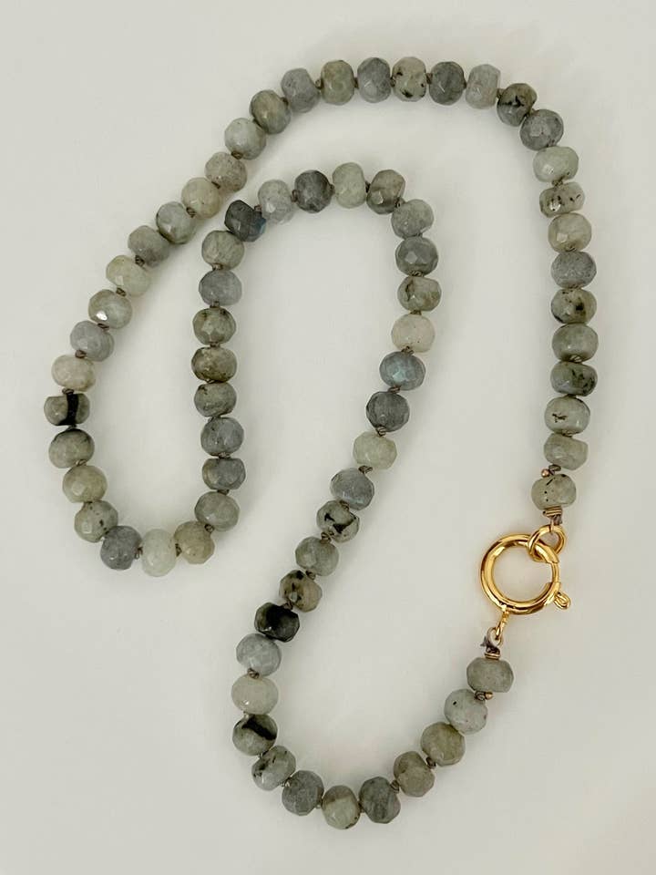 O colar de proteção por atacado de Sandrine France Studio