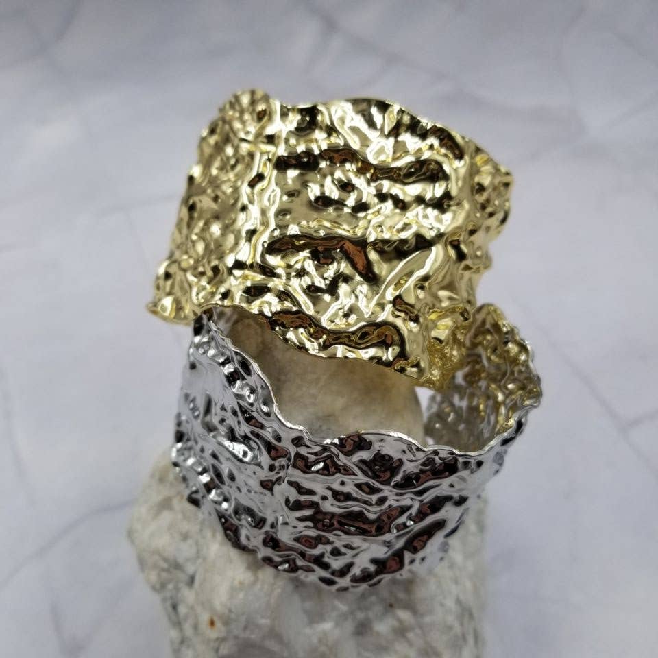 The Pretty Jewellery – Großhandel Manschettenarmband – Gehämmerte Manschettenarmband - Gold oder Silber2