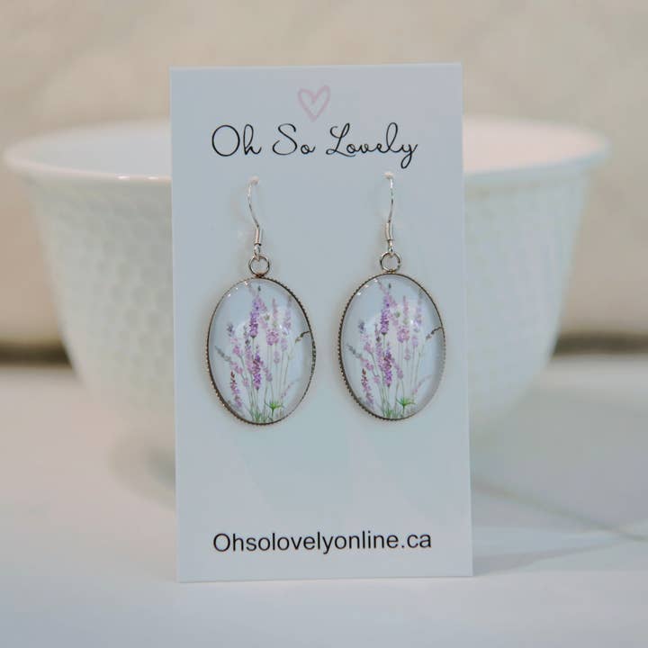 Brincos de Vidro em Forma de Gota com Campos de Lavanda por atacado de Oh So Lovely