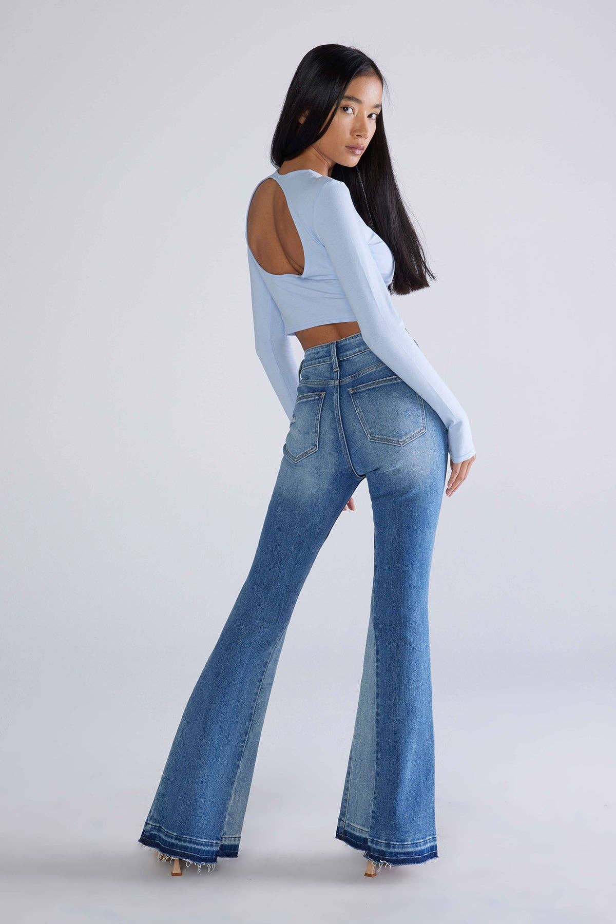 bleu Écharpe évasée à ourlet bloc de couleur bleu moyen pour femmes, automne en vente sur Faire5